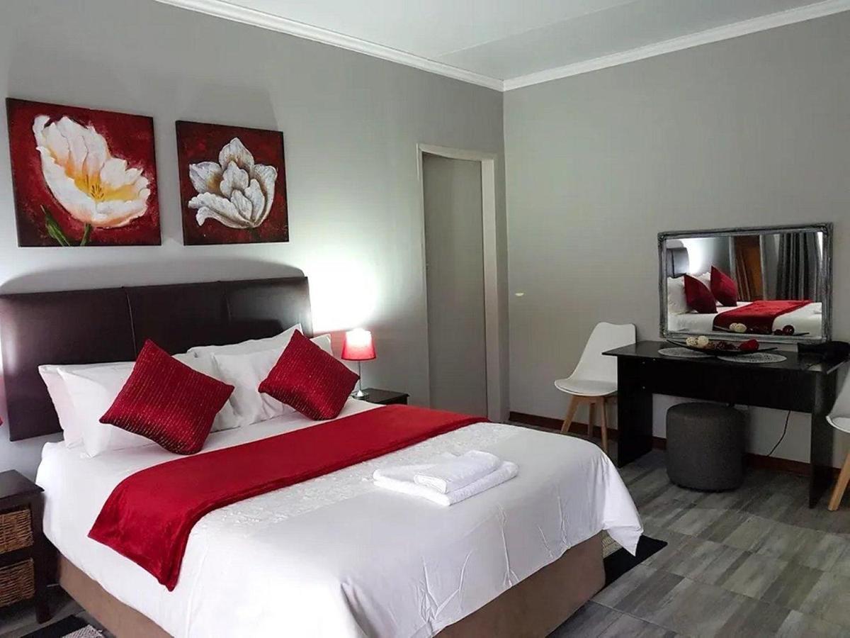 Gemstone Guest House Klerksdorp Eksteriør billede