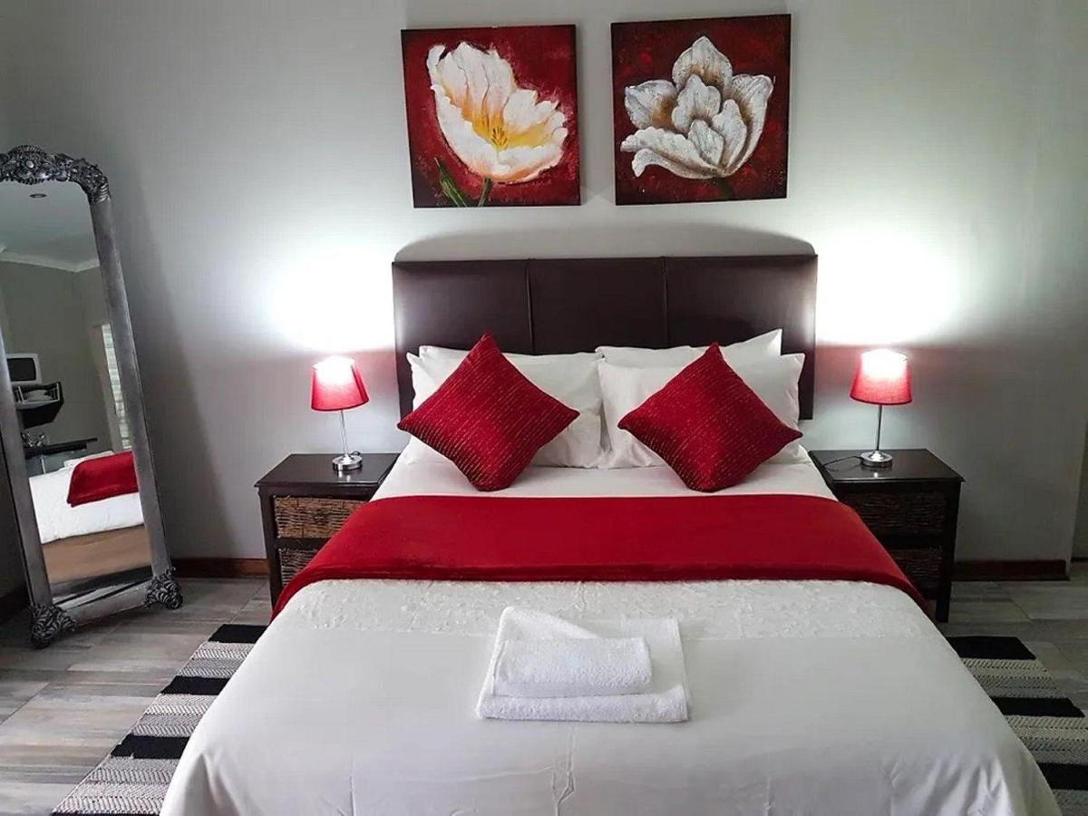 Gemstone Guest House Klerksdorp Eksteriør billede