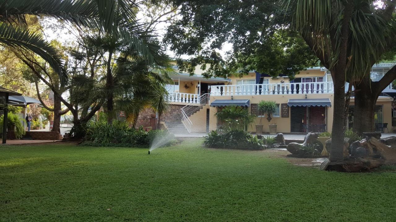 Gemstone Guest House Klerksdorp Eksteriør billede
