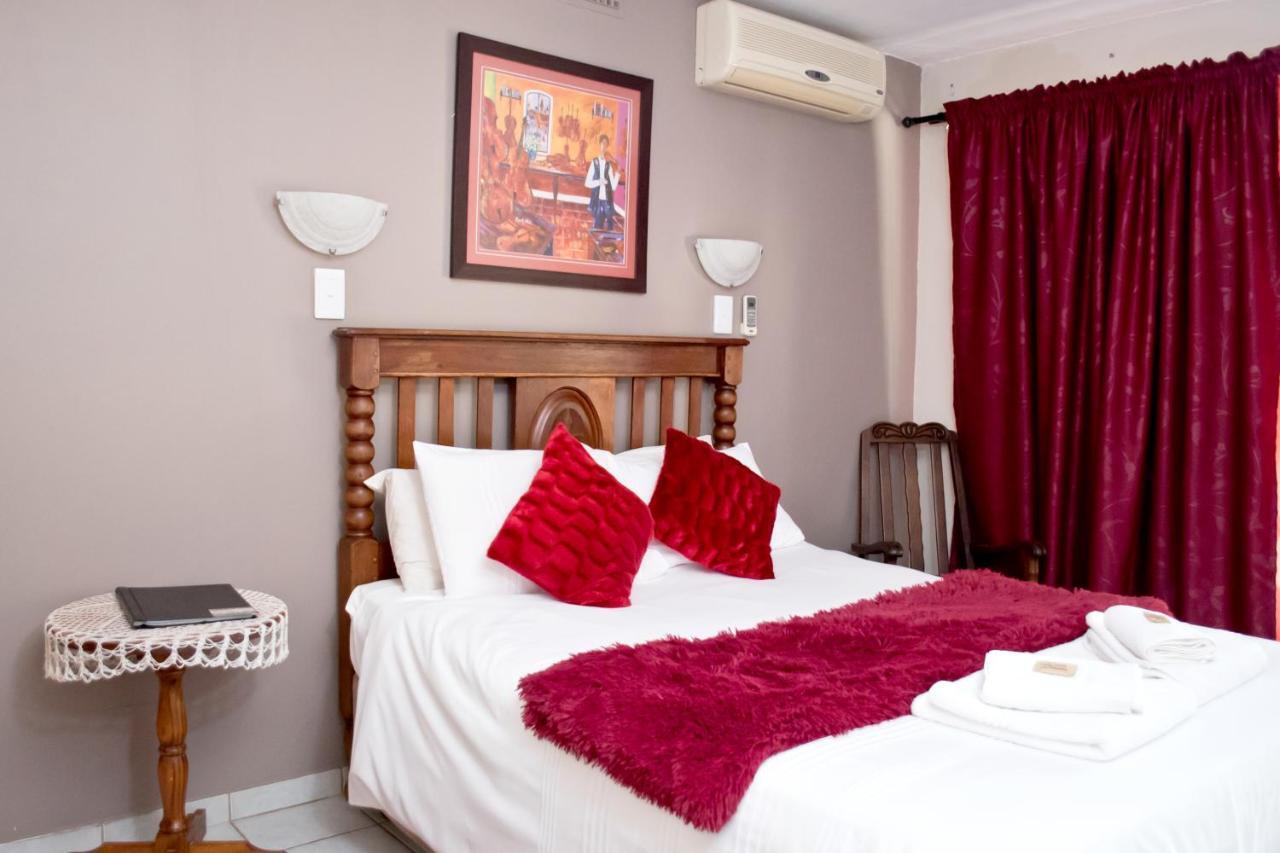 Gemstone Guest House Klerksdorp Eksteriør billede